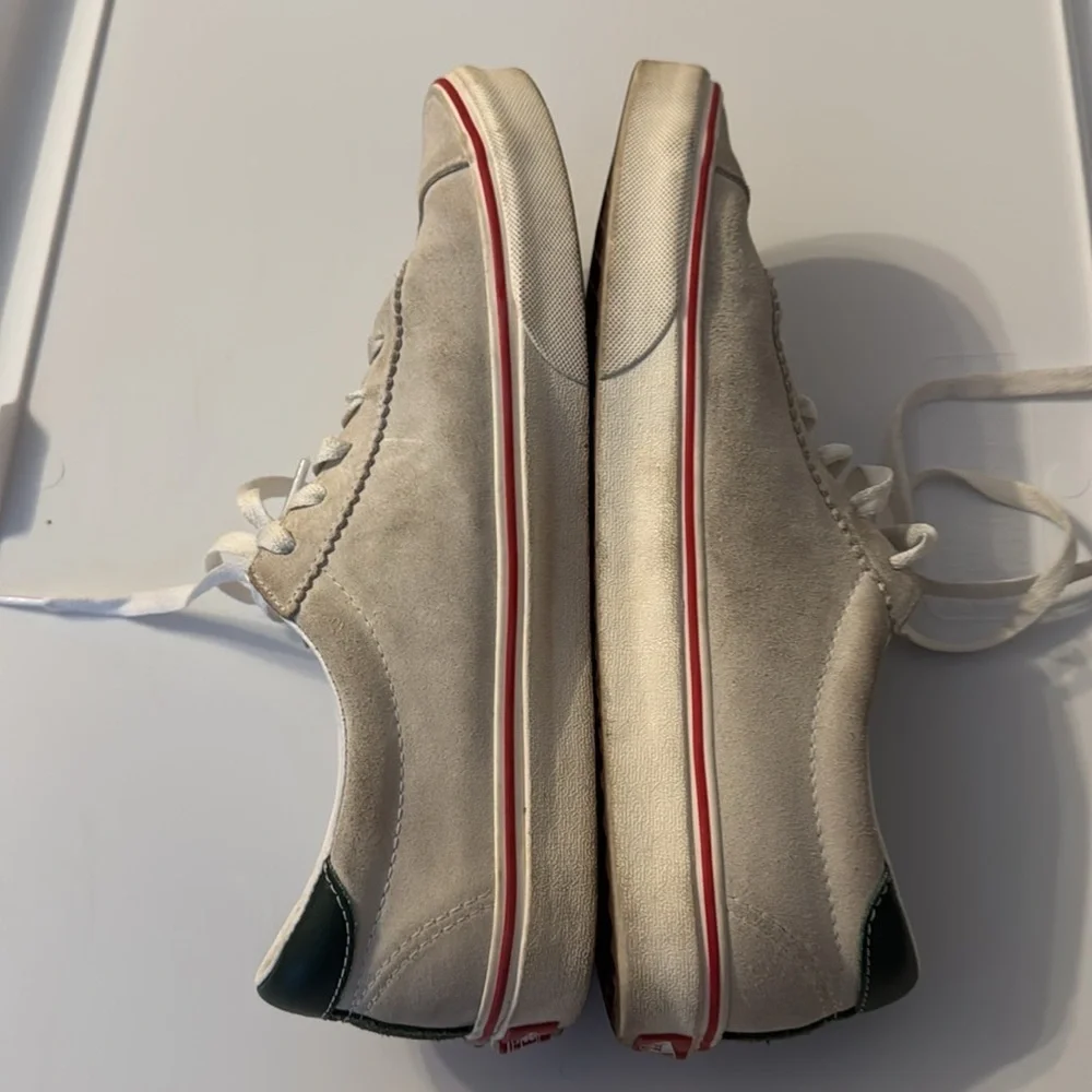 VANS SPORT Suede - White and green .